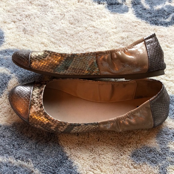 R2 Noella Flats - Picture 3 of 7